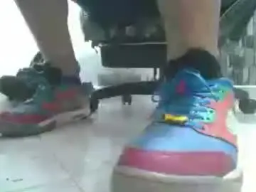 Chaturbate Watch Live Sex Cams of srfindomfeet_