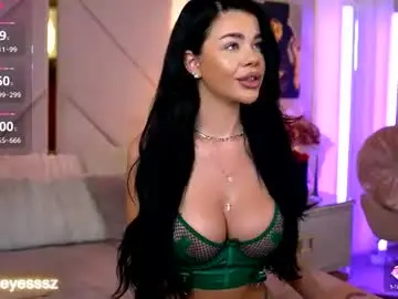 Chaturbate Live Sex Cam of alexaheyess