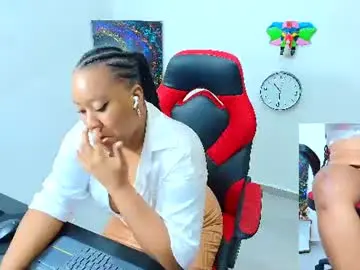 Chaturbate Live Sex Cam of amba_rosee1