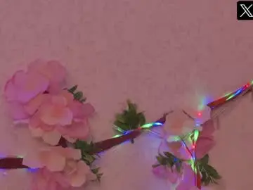Chaturbate Live Sex Cam of moon_eyess