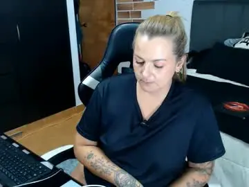 Chaturbate Watch Live Sex Cams of perlagoloza05