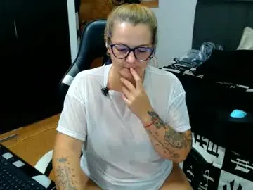 Chaturbate Nude Webcam of perlagoloza05