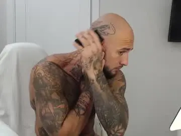 Chaturbate Live Sex Cam of maxi_foxxx