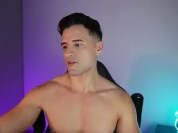 Chaturbate Live Sex Cam of krops_