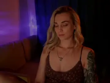 Chaturbate Live Sex Cam of ask_alexa