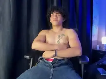 Chaturbate Adult Webcams of adrian_black86306