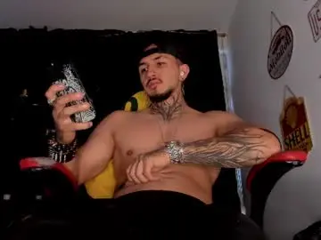 Chaturbate Live Sex Cam of thebeastmaster_