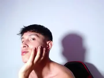 Chaturbate Nude Webcam of rowanboy23