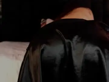 Chaturbate Sex Cam of isamoon_