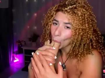 Chaturbate Free Porn Cam of evoletbee