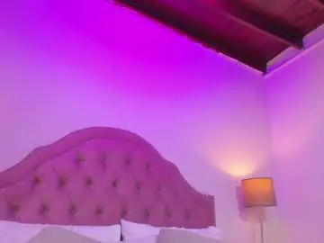 Chaturbate Live Sex Cam of mia_culpa22