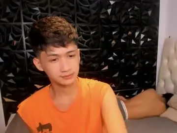 Chaturbate Live Porn of hugecockcum69