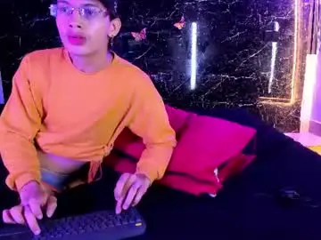 Chaturbate Watch Live Sex Cams of adrian_wolff