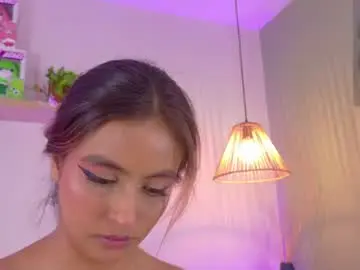 Chaturbate Sex Chat of emilyy_bank