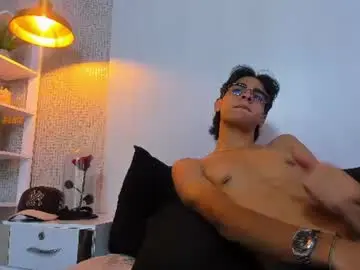 Chaturbate Nude Webcam of davidcahs17_