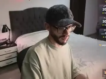 Chaturbate Live Sex Cam of phantom_bigger1