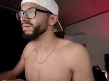 Chaturbate Live Porn of phantom_bigger1