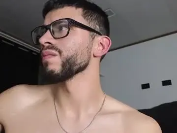 Chaturbate Watch Live Sex Cams of phantom_bigger1