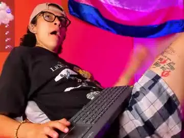 Chaturbate Live Porn of nova_evan7