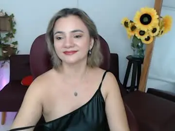 Chaturbate Live Sex Cam of rebeca_milf