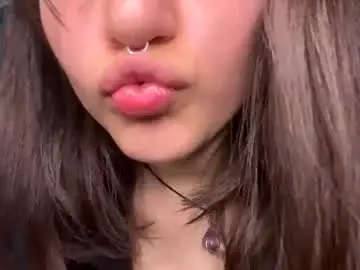 Chaturbate Adult Video Chat of kikilove15