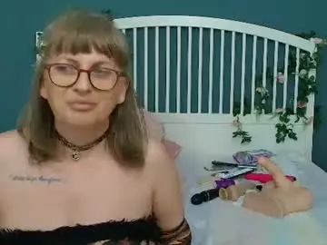 Chaturbate Live Sex Cam of cougarmilf_