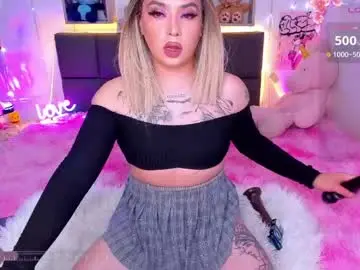 Chaturbate Best live sex cam show of dannia_13