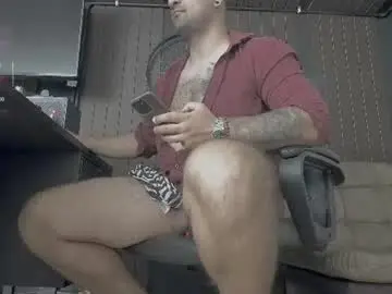 Chaturbate Nude Webcam of leon_1717