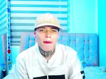 Chaturbate Free Porn Cam of _justinmoon2