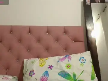 Chaturbate Live Sex Cam of aurora_petit_