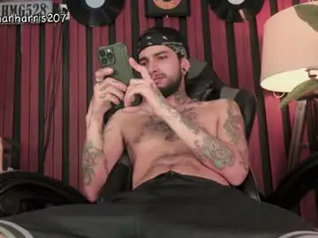 Chaturbate Live Sex Cam of nathanharris207