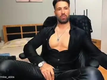 Chaturbate Free Live Porn of mikestrip