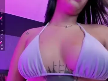 Chaturbate Live Sex Cam of saraamills
