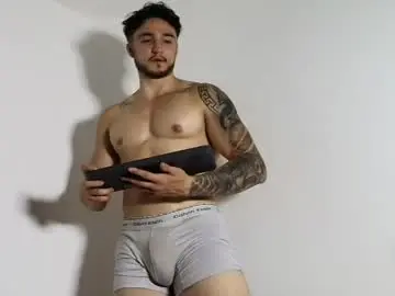 Chaturbate Live Sex of latinboyvip_