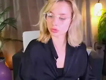 Chaturbate Live Sex Cam of noramoreau