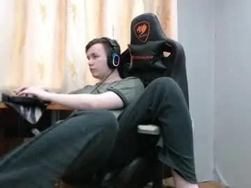 Chaturbate Adult Webcams of iliaskrisloveee