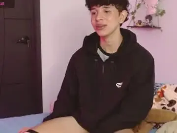 Chaturbate Live Sex Cam of cuddly_twinkie