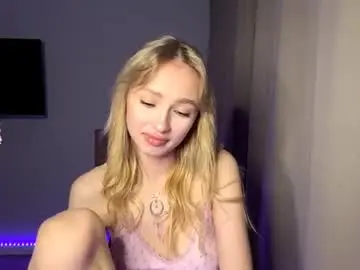 Chaturbate Live Sex Cam of seasonhamiss