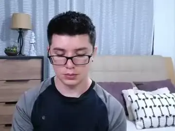 Chaturbate Live Sex Cam of kevinhunts