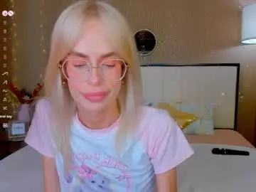 Chaturbate Live Sex Cam of bellatip