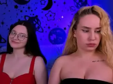 Chaturbate Watch Live Sex Cams of nymiraa