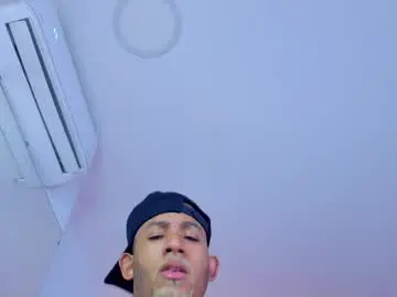 Chaturbate Free Live Porn of bento_fox