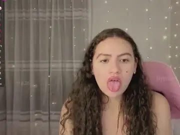 Chaturbate Live Sex Cam of lilyrose1_