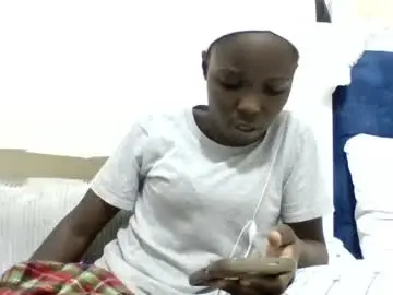Chaturbate Live Sex Cam of pretty_petite_ebony