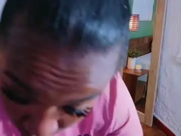 Chaturbate Watch Live Sex Cams of curvyebonyy_