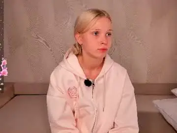 Chaturbate Watch Live Sex Cams of mikaelataron