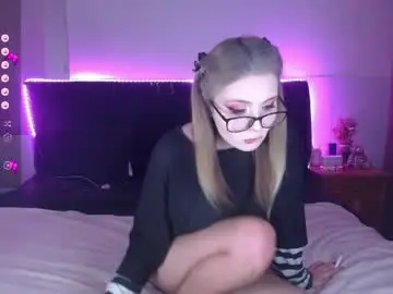 Chaturbate Watch Live Sex Cams of shysweetrish
