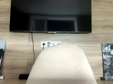 Chaturbate Live Sex Cam of carolecronan
