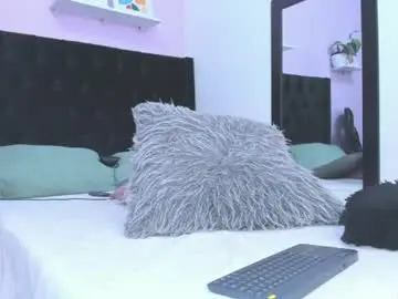 Chaturbate Live Sex Cam of andrew_restrepo