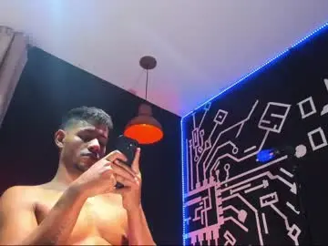 Chaturbate Live Sex of daniel_boy18